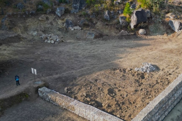 चन्दा जुटाएरै तीन रोपनी जग्गामा सुविधायुक्त खेलमैदान बन्दै